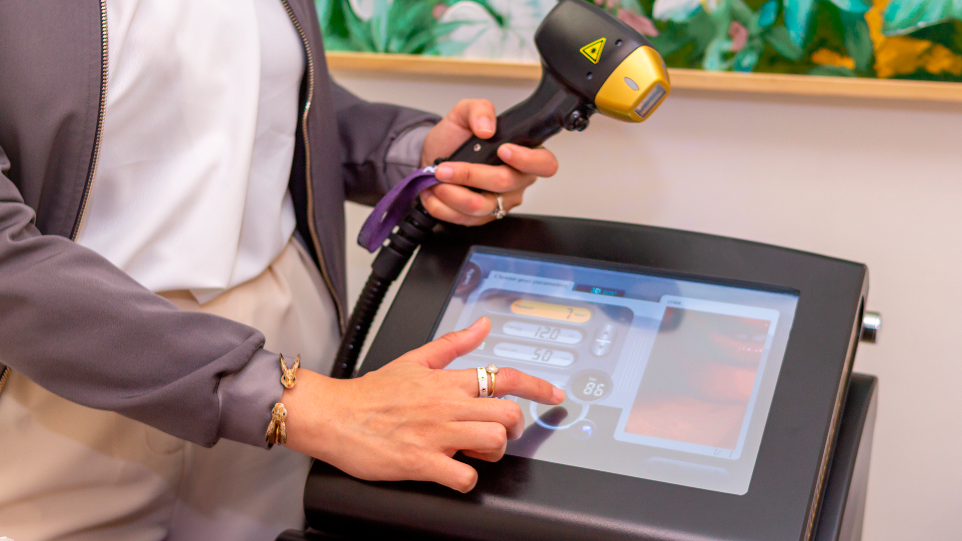 operating-modern-laser-device-in-a-medical-setting-2026-01-07-23-45-55-utc