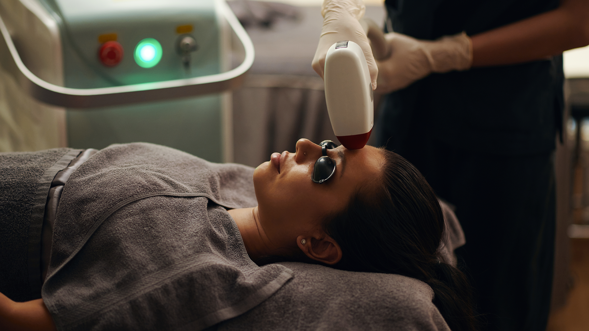 woman-receiving-laser-treatment-from-professional-2026-03-18-05-25-03-utc